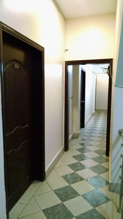 קראצ'י Embassy Lodge מראה חיצוני תמונה