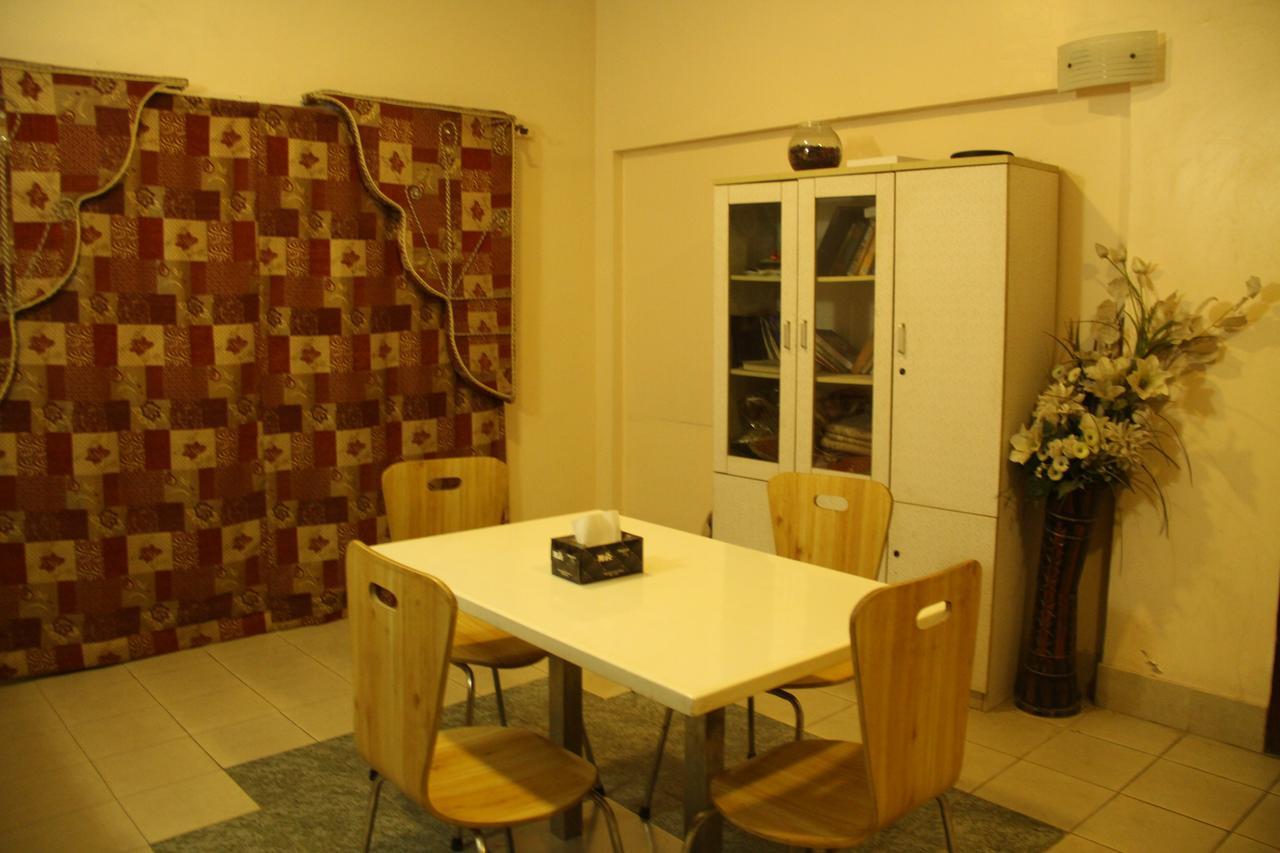קראצ'י Embassy Lodge מראה חיצוני תמונה